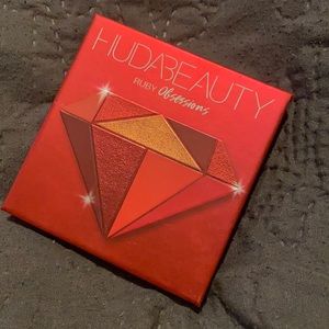 HUDA BEAUTY RUBY obsessions